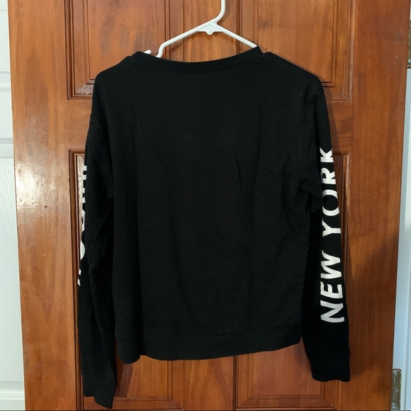 H&M crewneck - Picture 2 of 3